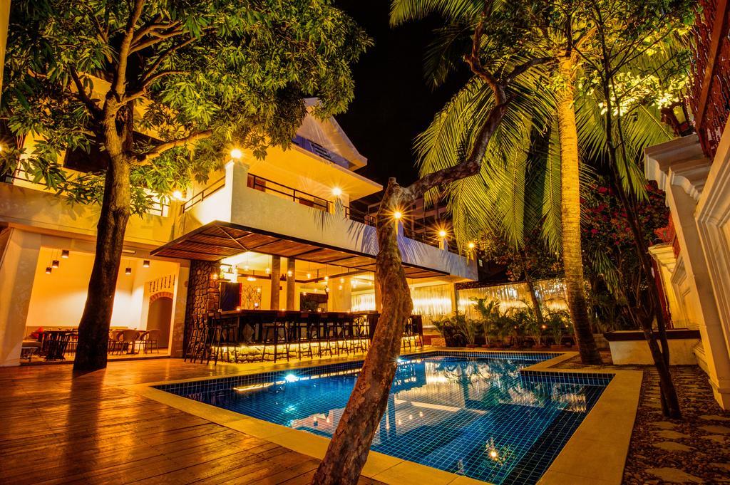 Base Villa Phnom-Penh Buitenkant foto