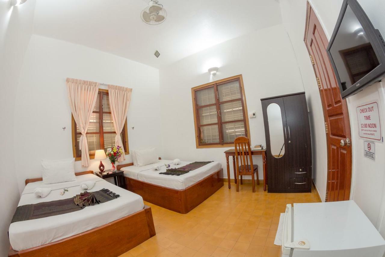 Base Villa Phnom-Penh Buitenkant foto