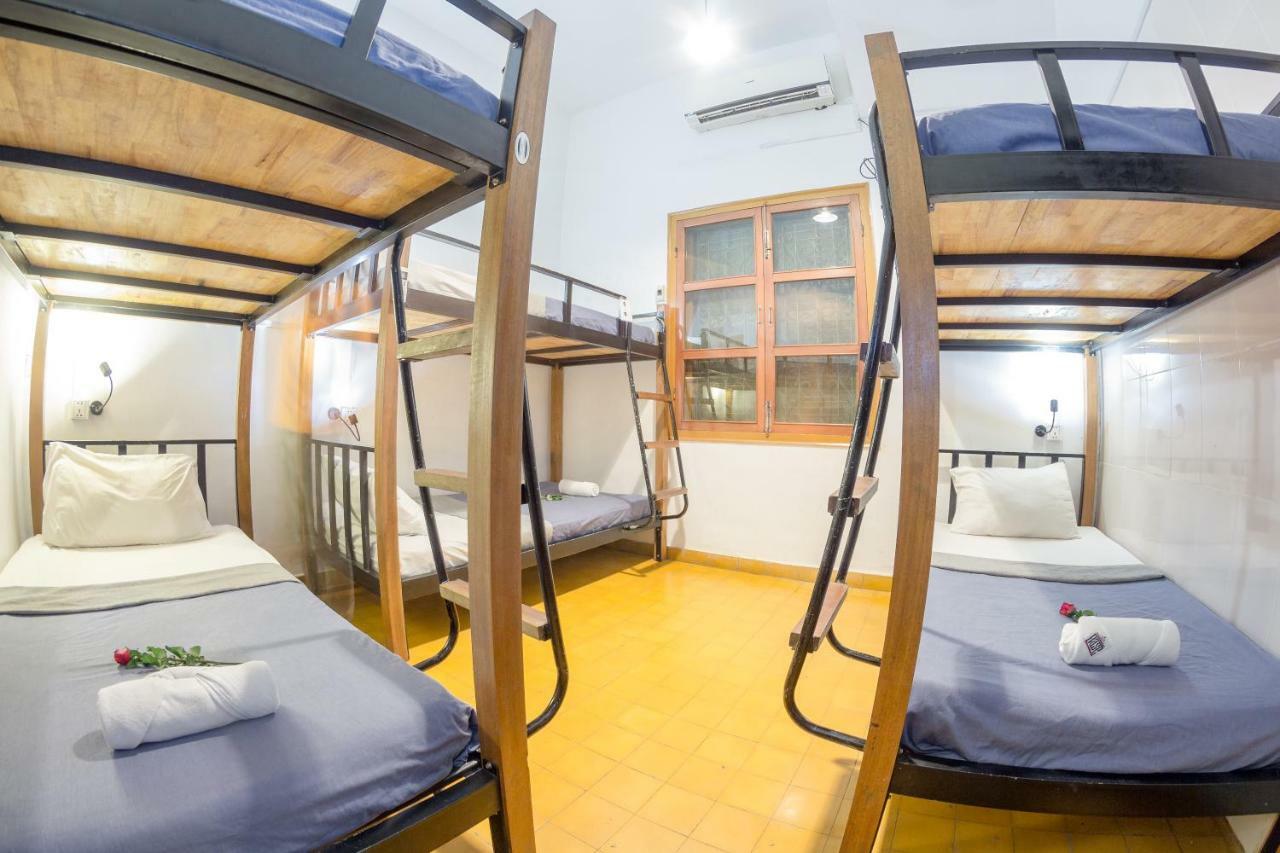 Base Villa Phnom-Penh Buitenkant foto