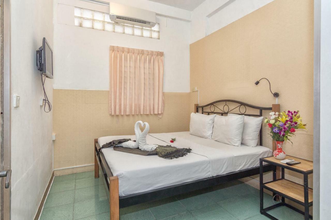Base Villa Phnom-Penh Buitenkant foto